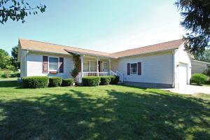 220 Pontious Ln, Circleville, OH 43113 photo 1