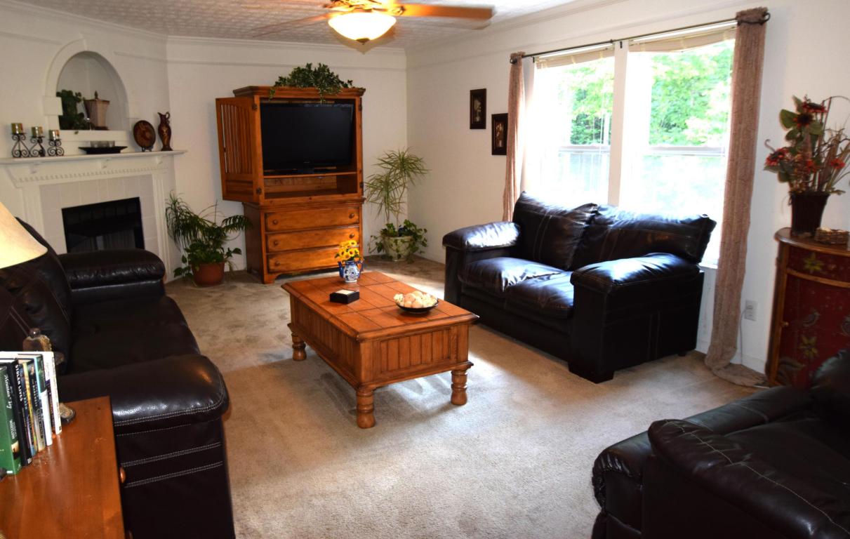 301 Pinecrest Ct, Delaware, OH 43015 photo 3