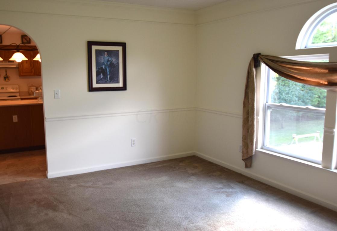 301 Pinecrest Ct, Delaware, OH 43015 photo 4