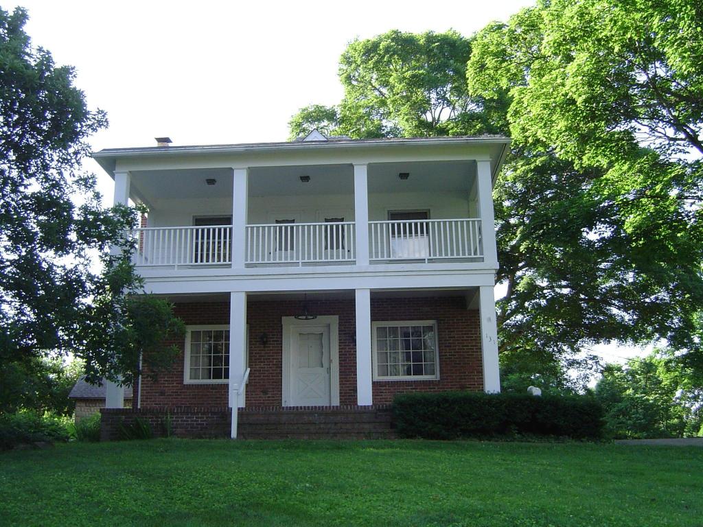 131 Park Pl, Circleville, OH 43113 photo 1