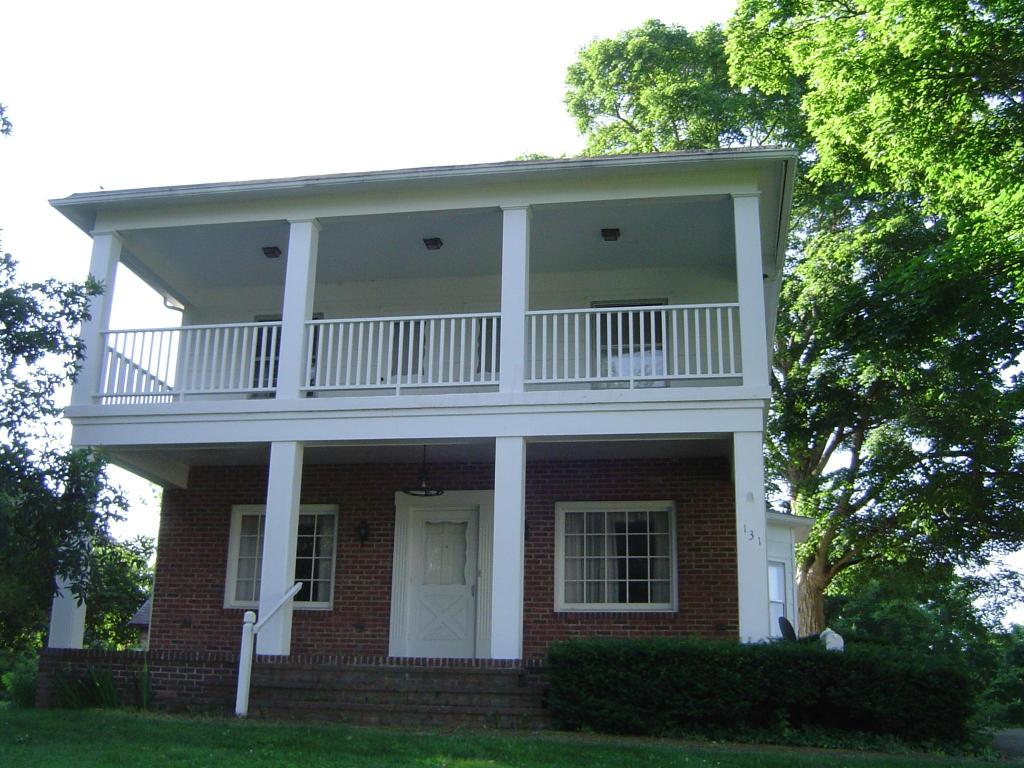 131 Park Pl, Circleville, OH 43113 photo 2