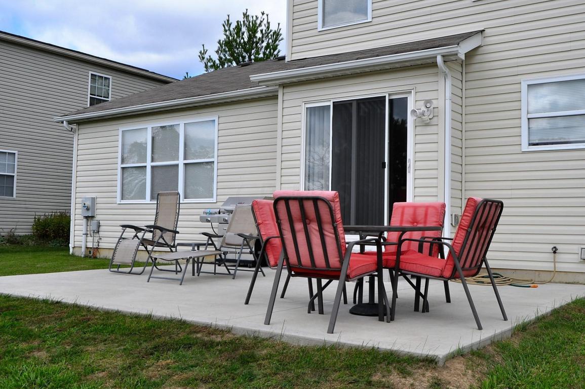 208 Haystack Ave, Pataskala, OH 43062 photo 2