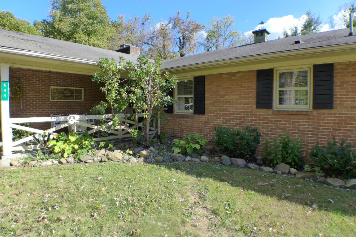 644 Summit Dr, Logan, OH 43138 photo 2