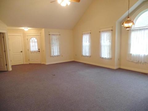 466 Cottage Grv E, Heath, OH 43056 photo 3