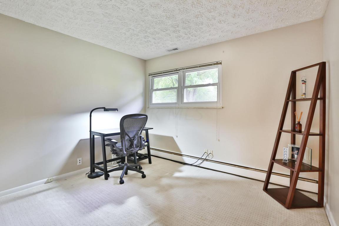 139 E Stanton Ave, Columbus, OH 43214 photo 17