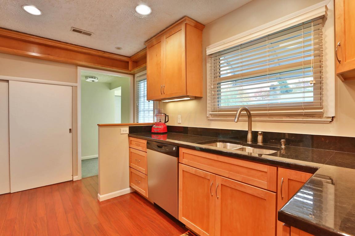139 E Stanton Ave, Columbus, OH 43214 photo 12