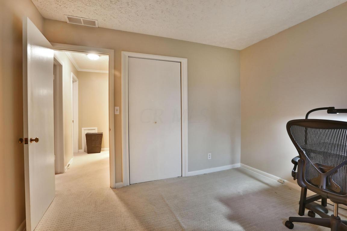 139 E Stanton Ave, Columbus, OH 43214 photo 18