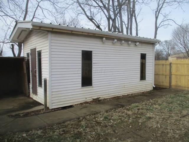 116 Hayward Ave, Circleville, OH 43113 photo 2