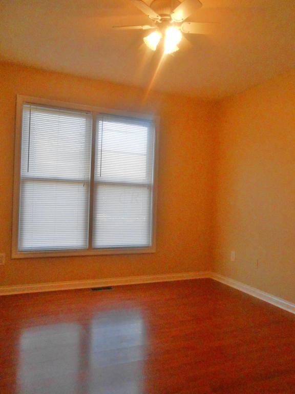 221 E Huntwork St, Baltimore, OH 43105 photo 9