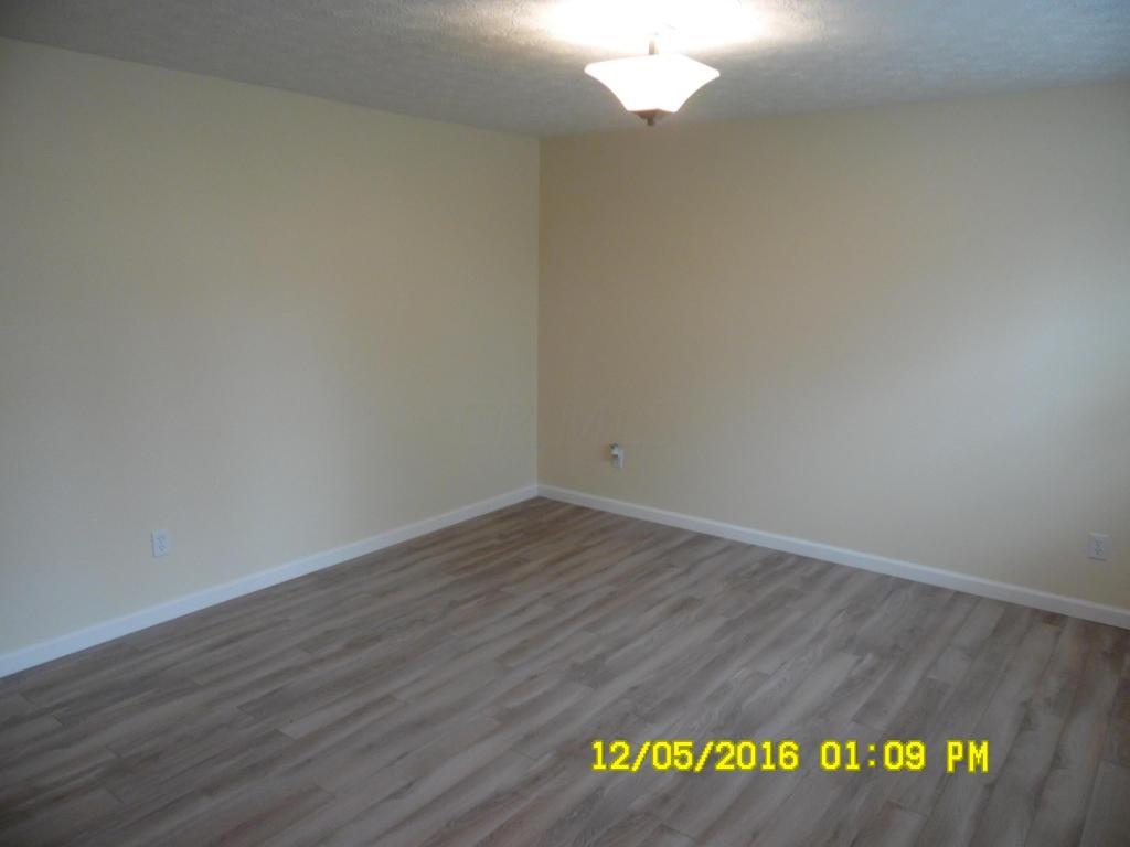 2986 Upton Rd E, Columbus, OH 43232 photo 4
