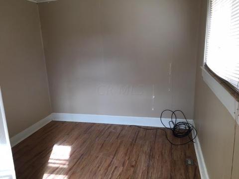 528 E Union St, Circleville, OH 43113 photo 5