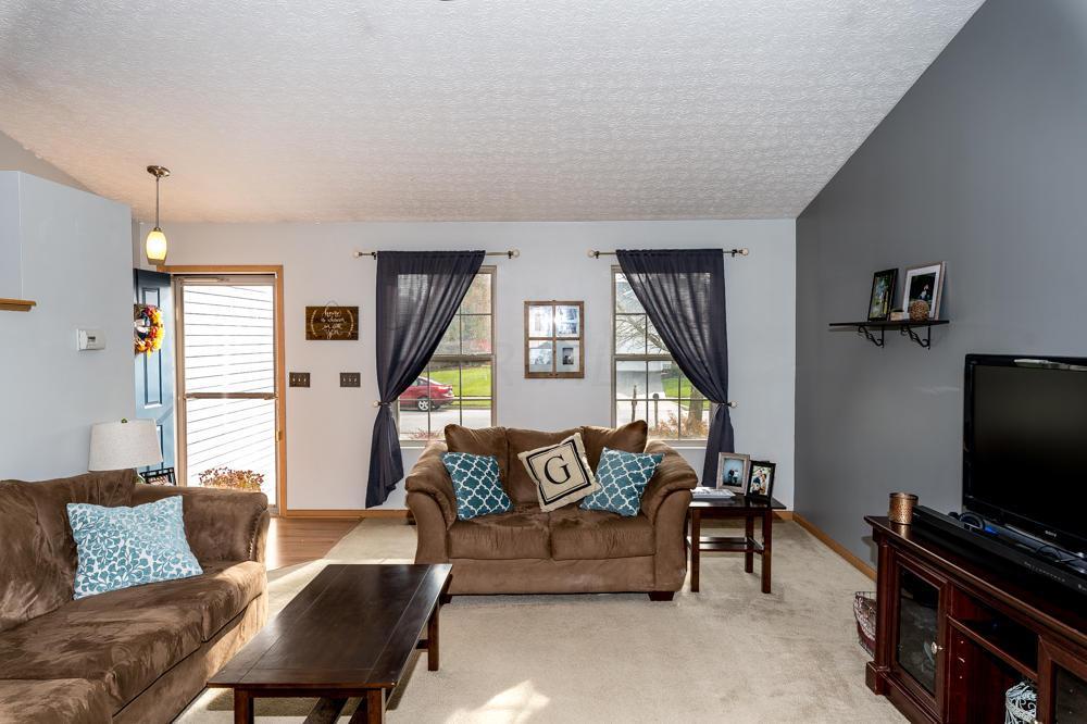 1380 Four Star Dr E, Galloway, OH 43119 photo 5