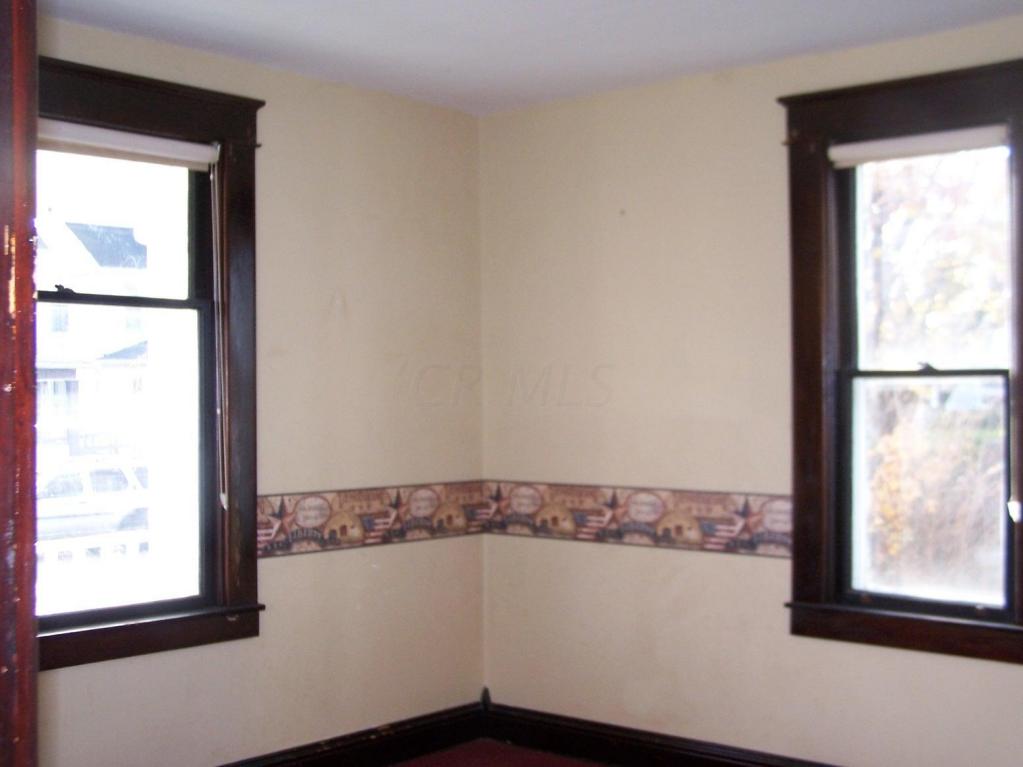 649 E Chestnut St, Lancaster, OH 43130 photo 2