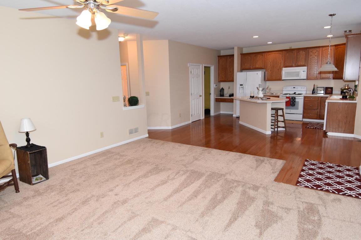 279 Trail East E, Pataskala, OH 43062 photo 1