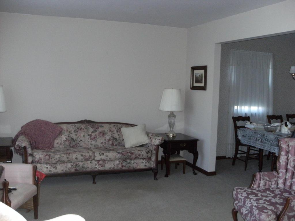 681 Fairlawn Dr, Circleville, OH 43113 photo 2