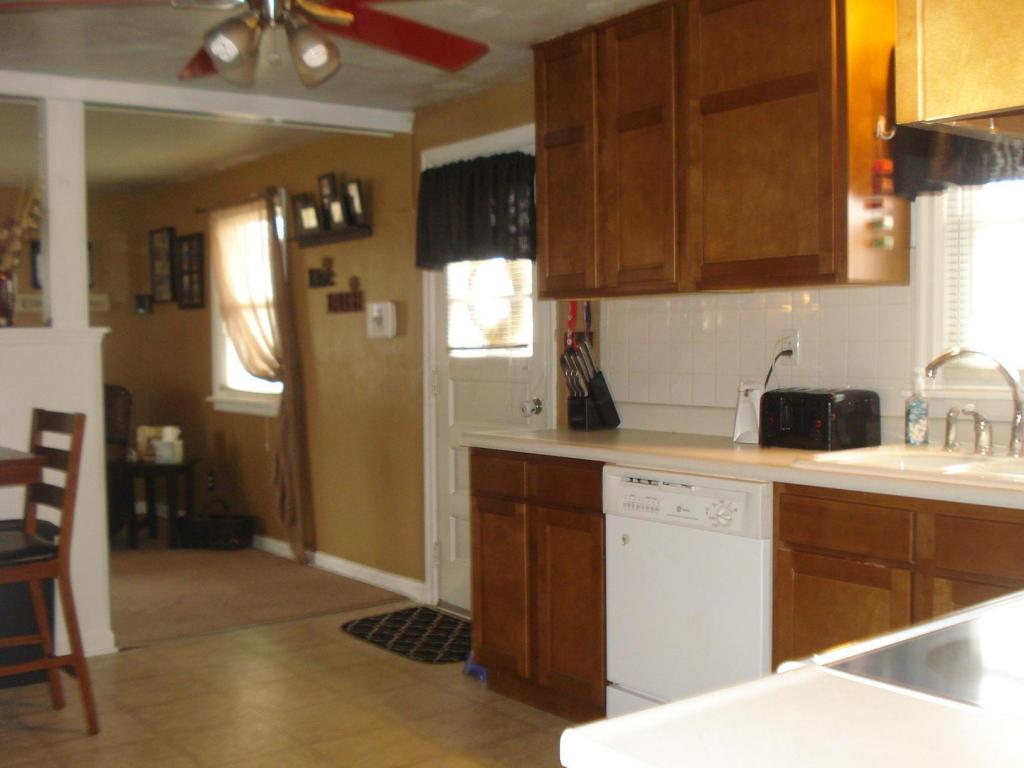 1031 Fruitland Rd, Springfield, OH 45503 photo 9