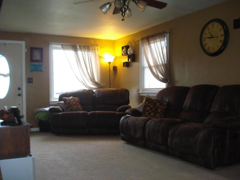 1031 Fruitland Rd, Springfield, OH 45503 photo 4