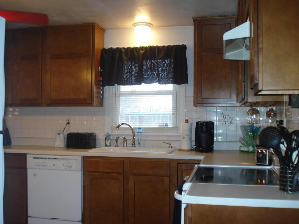 1031 Fruitland Rd, Springfield, OH 45503 photo 5