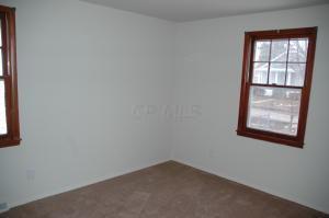 814 Ruby Ave, Columbus, OH 43227 photo 5