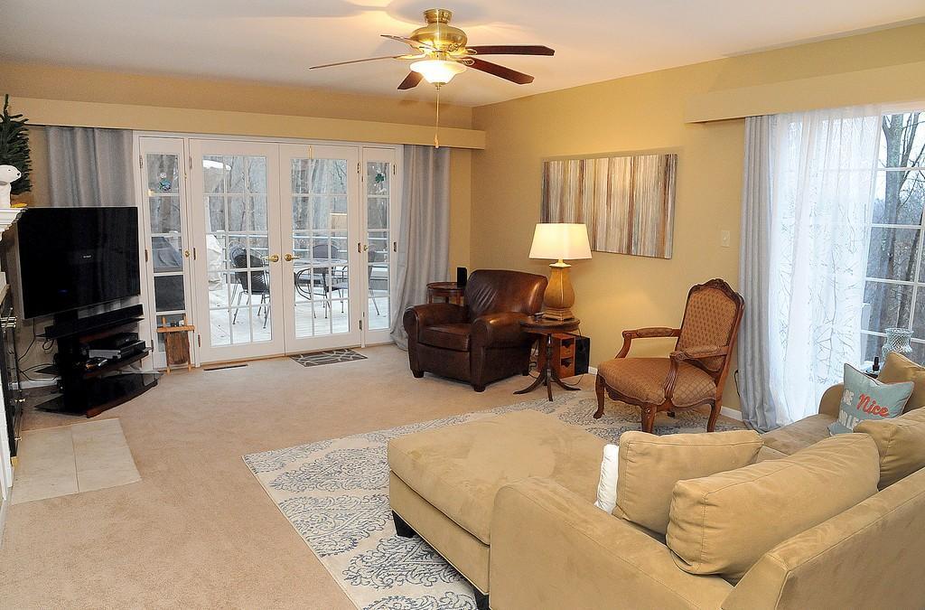 1133 Arjon Dr, Cambridge, OH 43725 photo 3