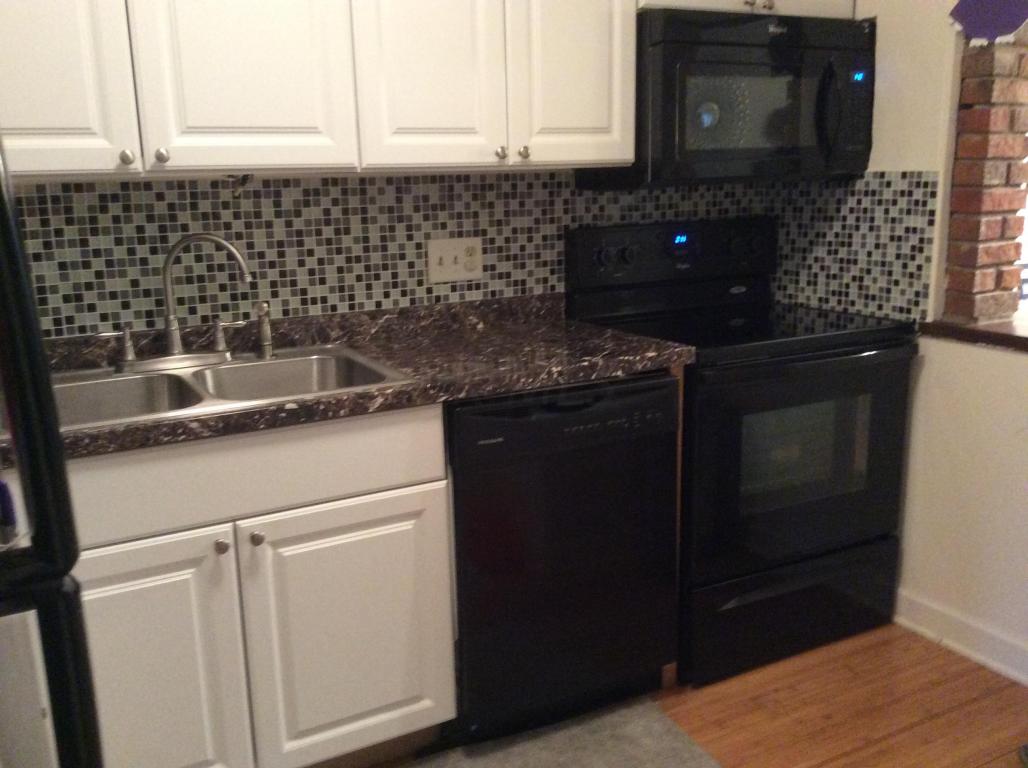 419 Shell Ct E, Whitehall, OH 43213 photo 1
