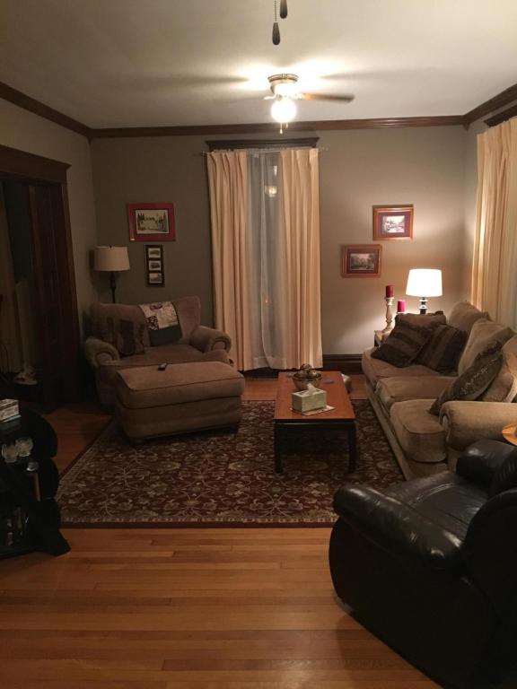 460 Main St E, Logan, OH 43138 photo 2