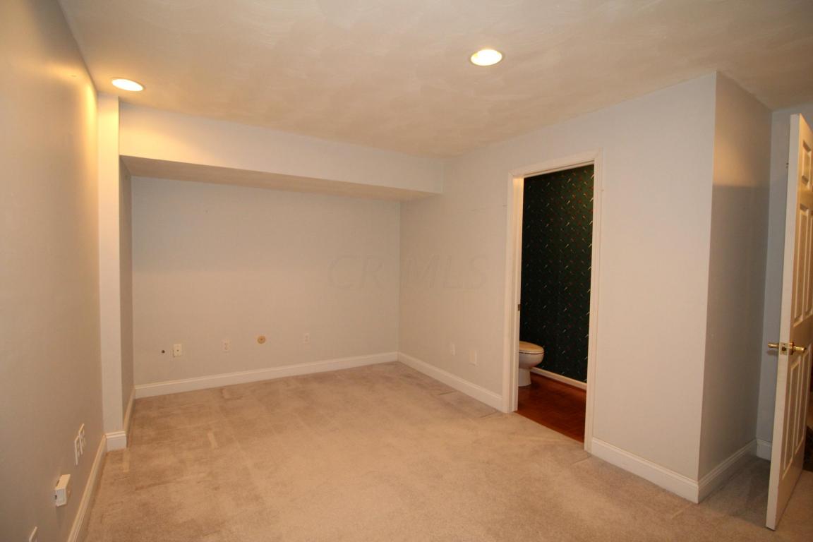 9330 Din Eidyn Dr, Dublin, OH 43017 photo 24