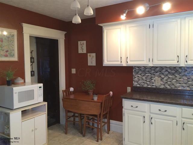 359 Hunter St E, Logan, OH 43138 photo 2
