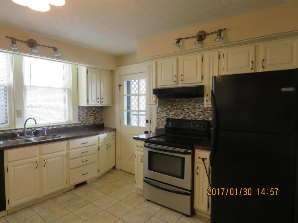 359 Hunter St E, Logan, OH 43138 photo 7