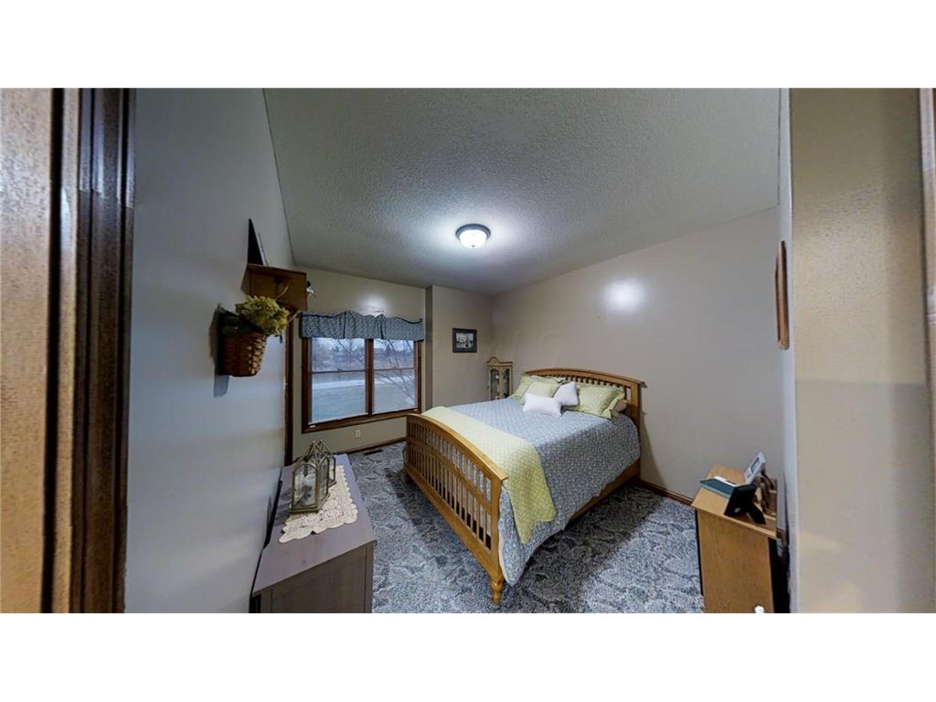 4187 Tree Line Ave, Springfield, OH 45502 photo 11