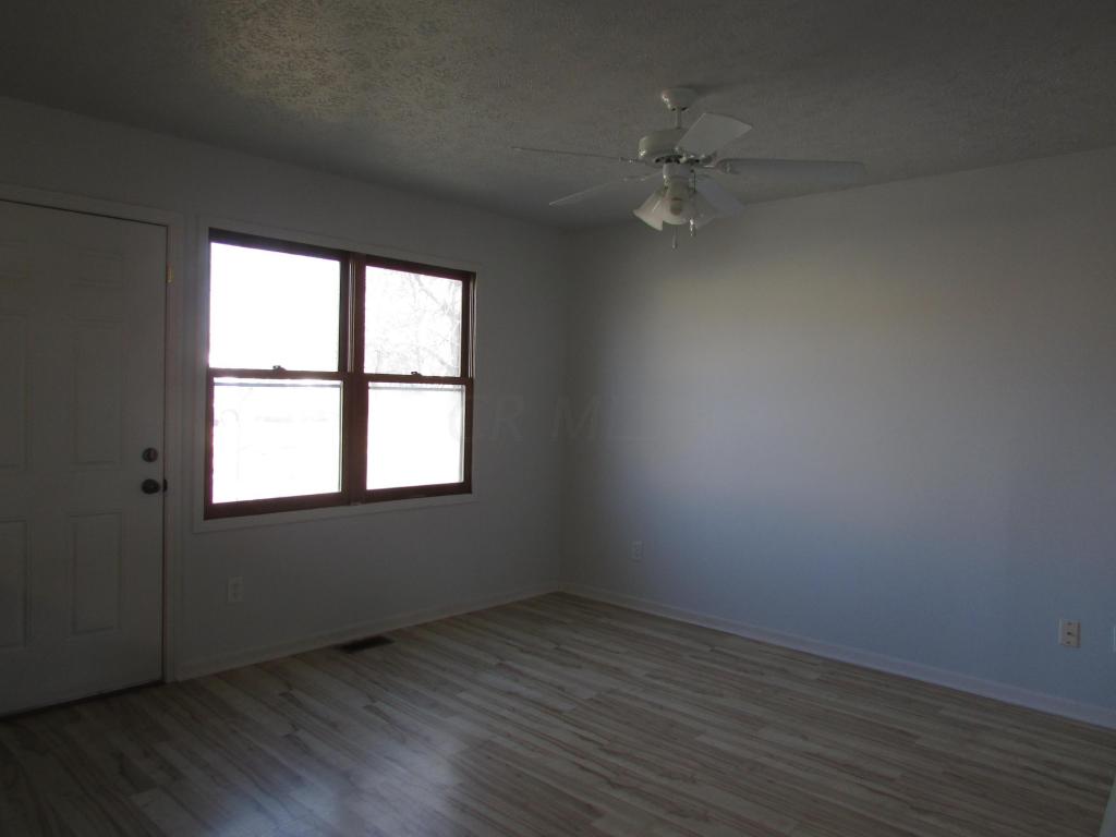 292 E William St, Delaware, OH 43015 photo 1