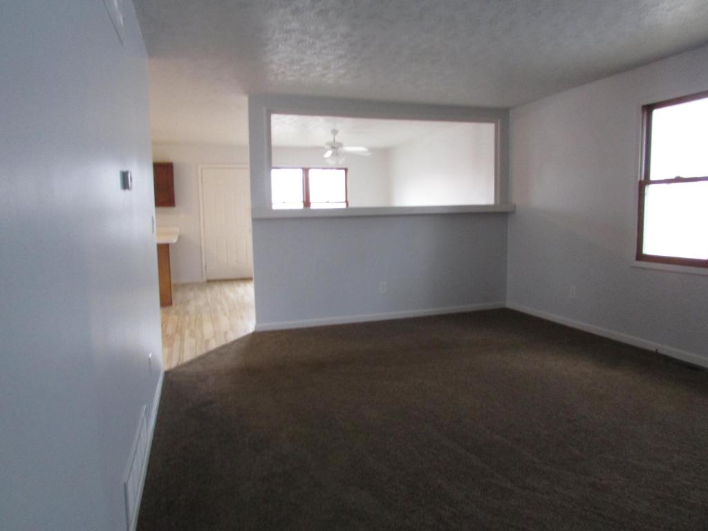 292 E William St, Delaware, OH 43015 photo 5