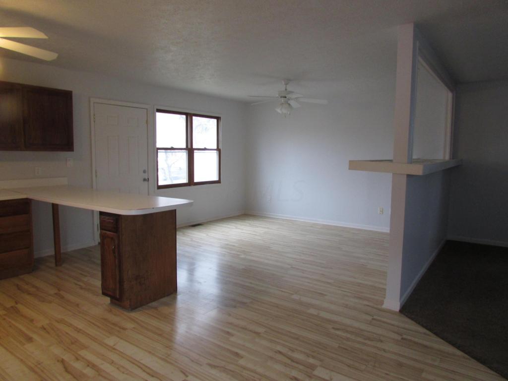 292 E William St, Delaware, OH 43015 photo 7