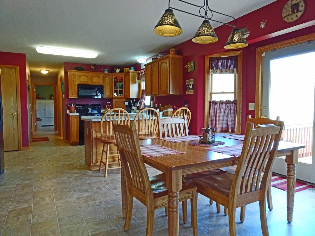 36934 Williams Rd, Logan, OH 43138 photo 3
