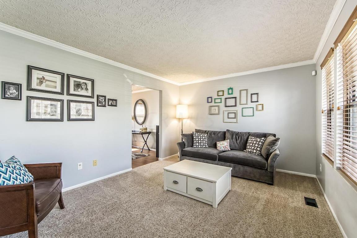 6323 Valley Stream Dr, Dublin, OH 43017 photo 3