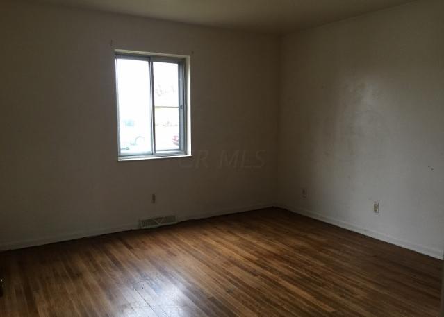 964 Ruby Ave, Columbus, OH 43227 photo 5