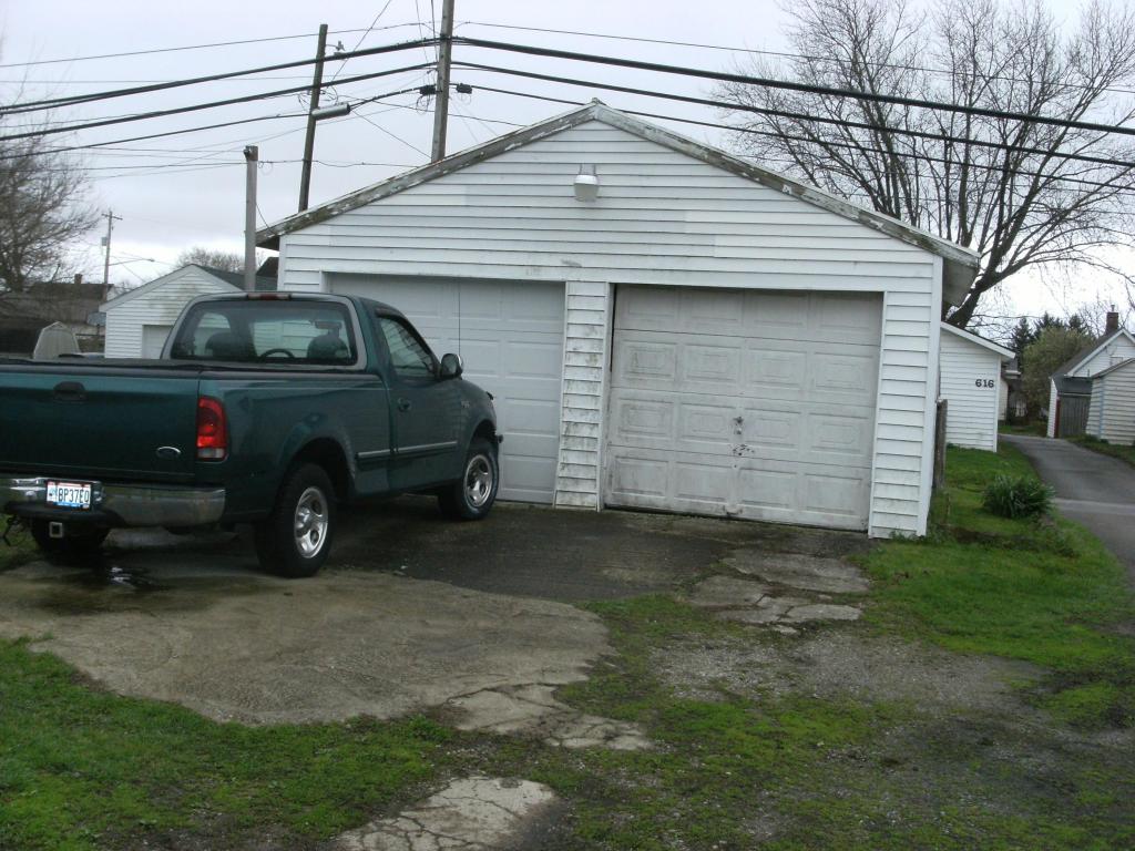 517 E Franklin St, Circleville, OH 43113 photo 3