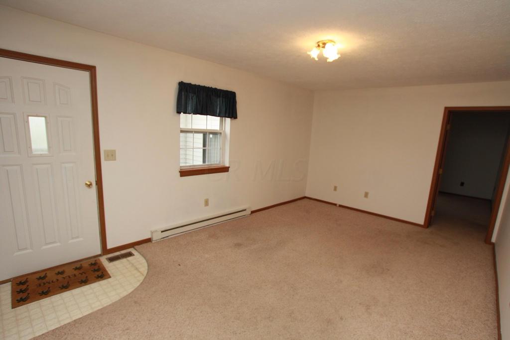 1215 South St, Circleville, OH 43113 photo 2
