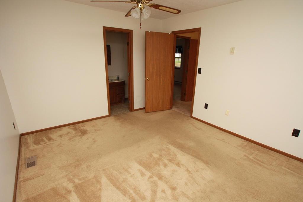1215 South St, Circleville, OH 43113 photo 10