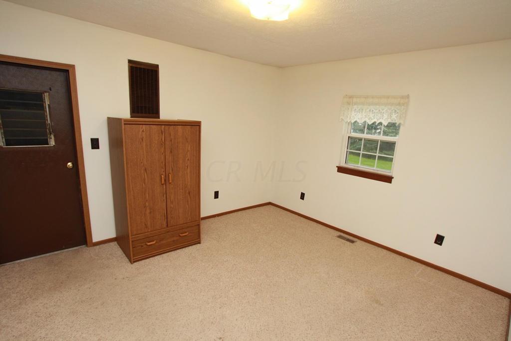 1215 South St, Circleville, OH 43113 photo 7