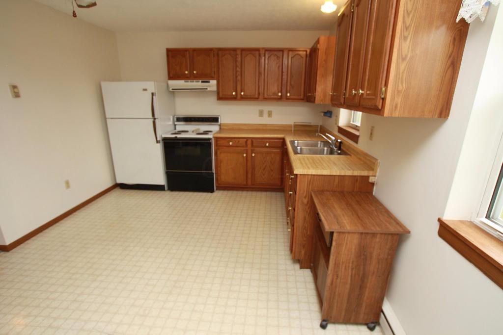 1215 South St, Circleville, OH 43113 photo 5