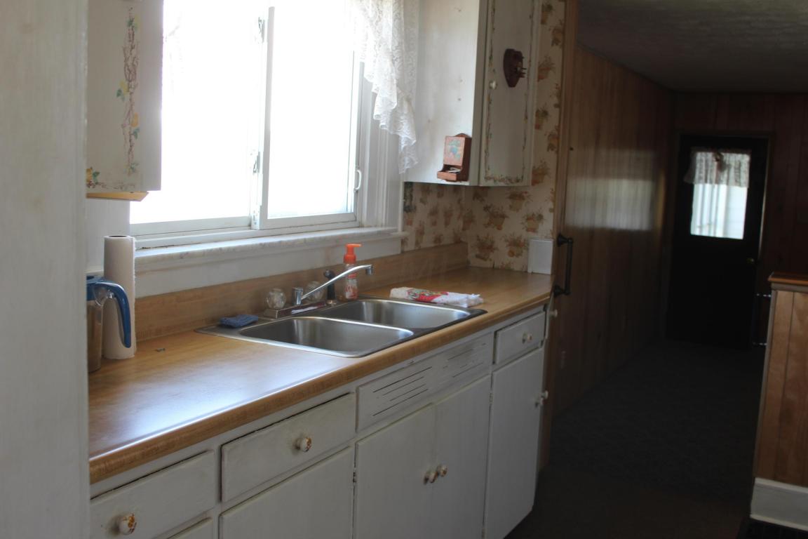 524 E Main St, Hebron, OH 43025 photo 8