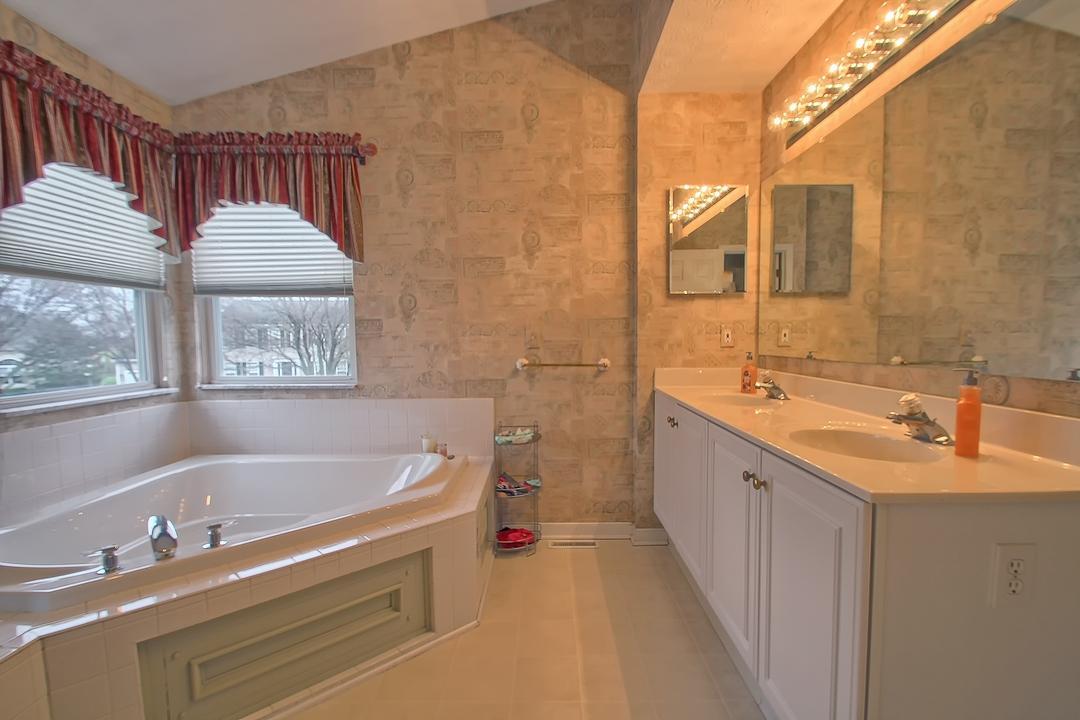 7658 Tullymore Dr, Dublin, OH 43016 photo 18