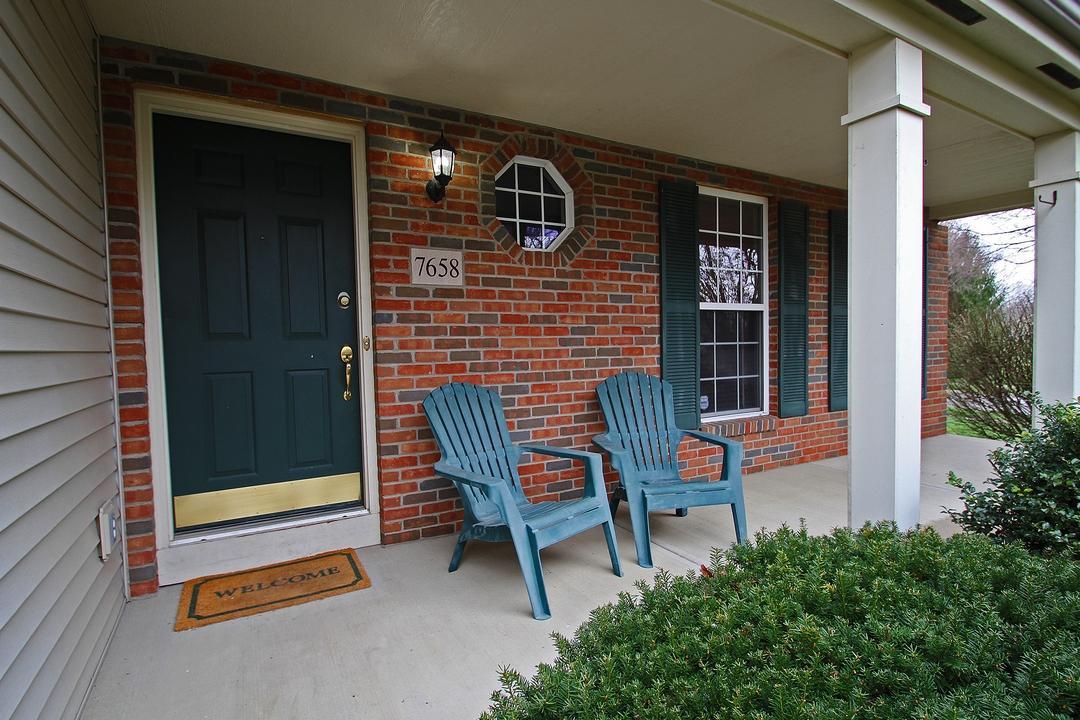 7658 Tullymore Dr, Dublin, OH 43016 photo 2