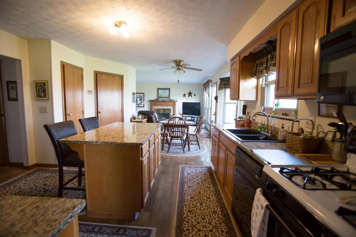 3177 Farmbrook Dr, Grove City, OH 43123 photo 6