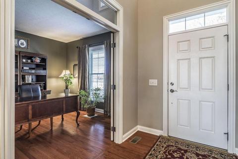 8044 Summerhouse Dr E, Dublin, OH 43016 photo 2