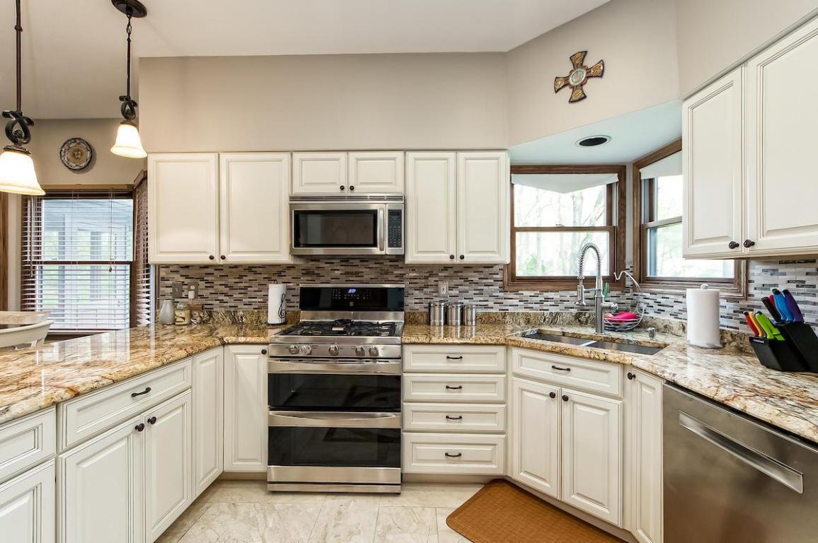 220 Paddock Cir E, Powell, OH 43065 photo 8