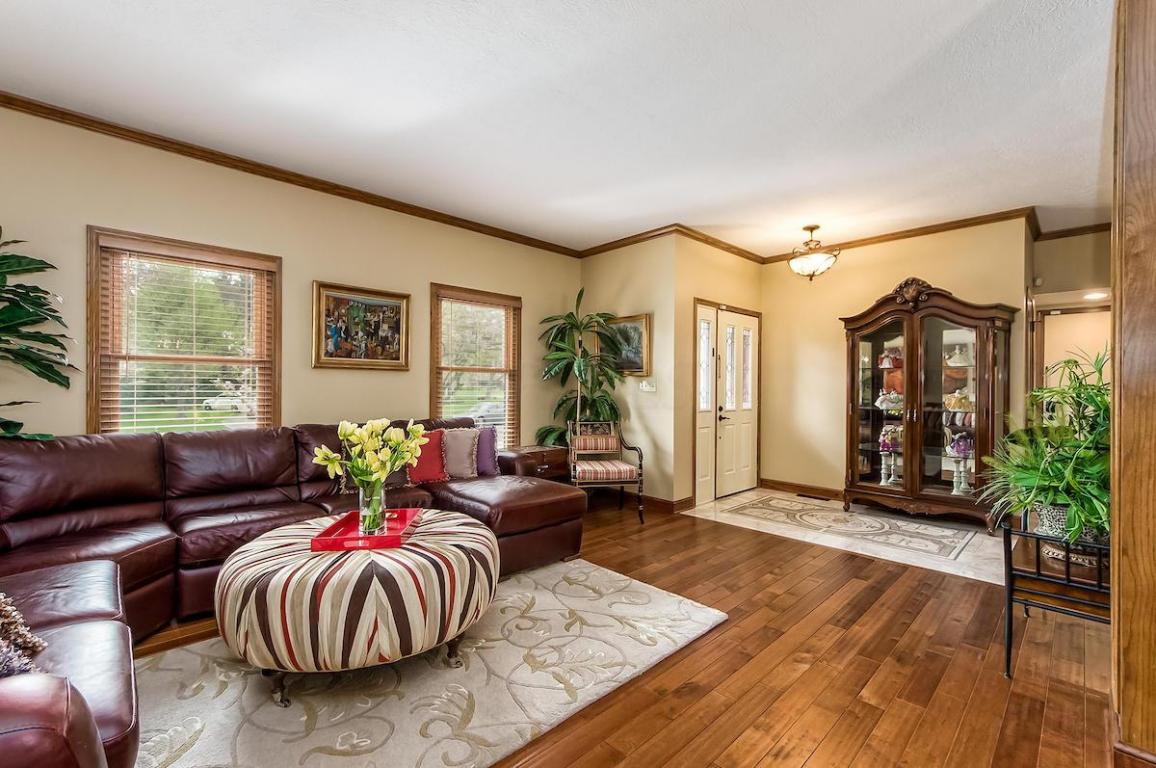 220 Paddock Cir E, Powell, OH 43065 photo 5
