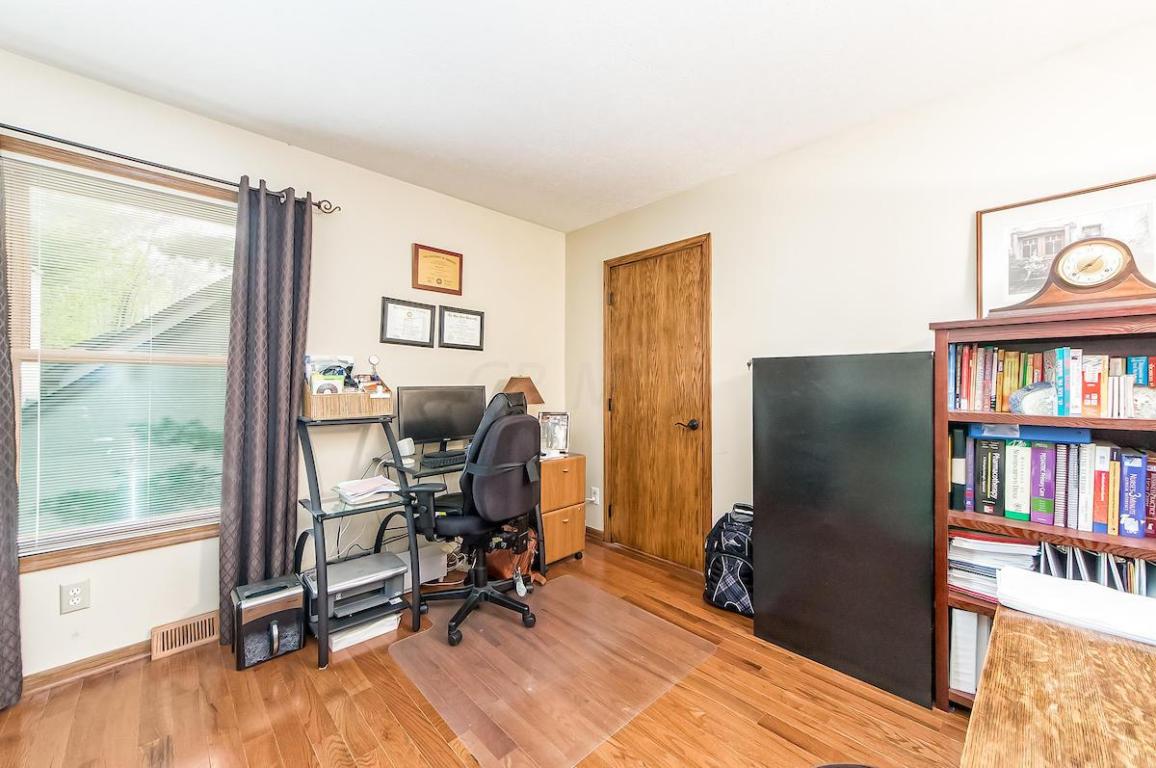 220 Paddock Cir E, Powell, OH 43065 photo 18