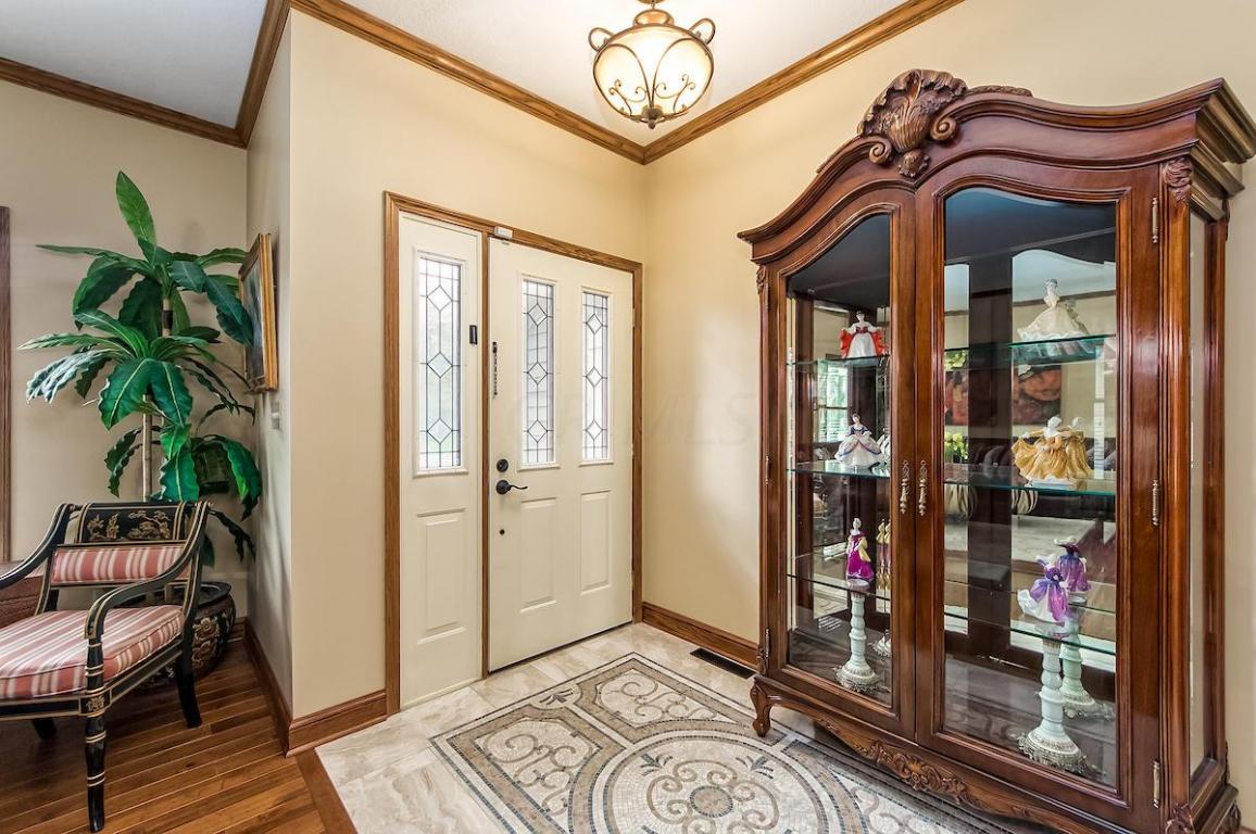 220 Paddock Cir E, Powell, OH 43065 photo 2